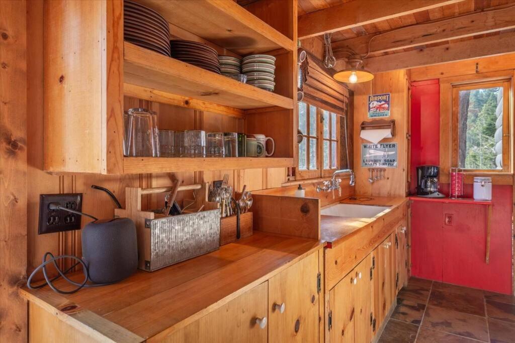 Coziest Cabin In Tahoe W Stone Fireplace Comfy Beds Close To Slopes & Lake Carnelian Bay Екстер'єр фото