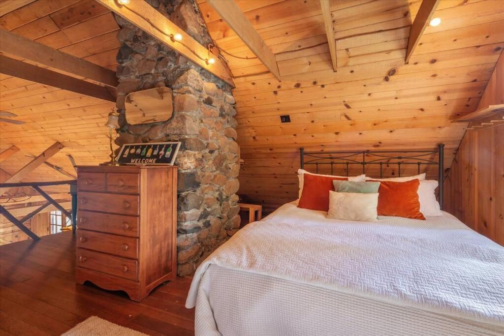 Coziest Cabin In Tahoe W Stone Fireplace Comfy Beds Close To Slopes & Lake Carnelian Bay Екстер'єр фото